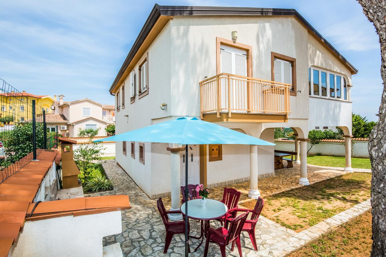 Apartment Carolina Liznjan Exterior photo